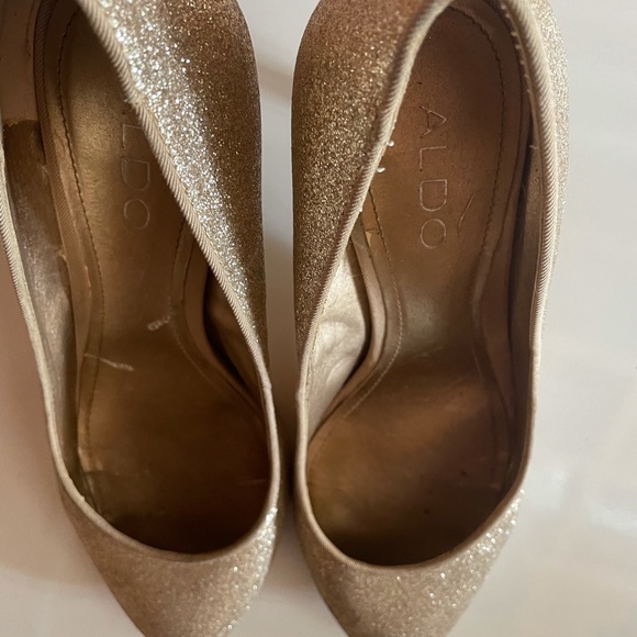 Aldo Gold Glitter Sparkle Heels - Low Heel Aldo Shoes - Gold Sparkly Size 8 - Picture 5 of 13